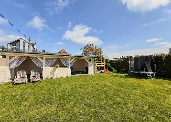 Villa Martii - Komfortowe Apartamenty Z Aneksami Kuchennymi - Spokojna Okolica, Blisko Plazy