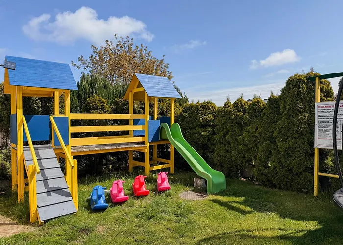 Villa Martii - Komfortowe Apartamenty Z Aneksami Kuchennymi - Spokojna Okolica, Blisko Plazy