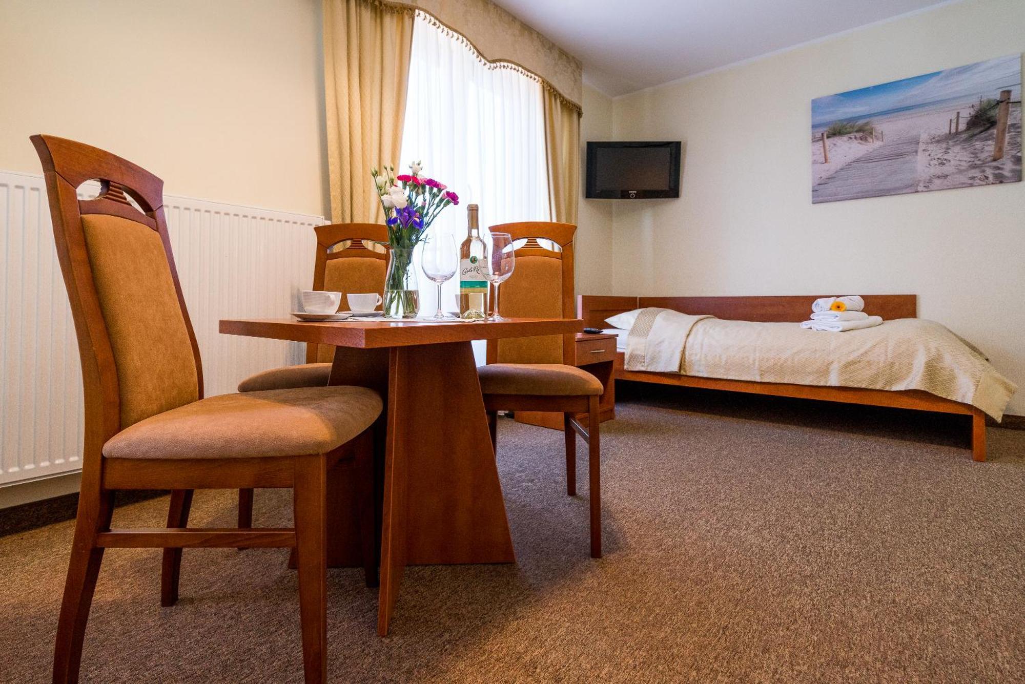 Villa Martii - Komfortowe Apartamenty Z Aneksami Kuchennymi - Spokojna Okolica, Blisko Plazy Privatunterkunft