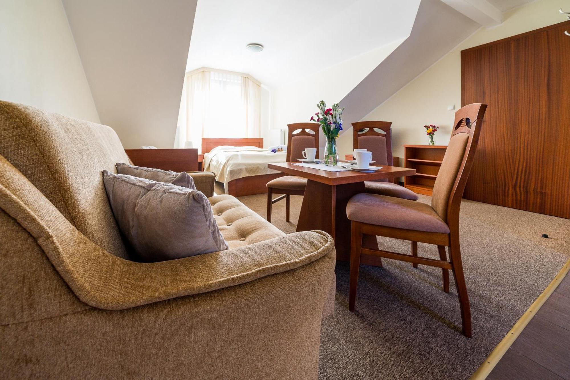 Privatunterkunft Villa Martii - Komfortowe Apartamenty Z Aneksami Kuchennymi - Spokojna Okolica, Blisko Plazy